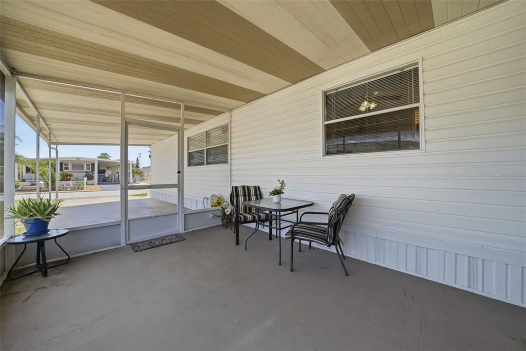 For Sale: $115,000 (2 beds, 2 baths, 672 Square Feet)