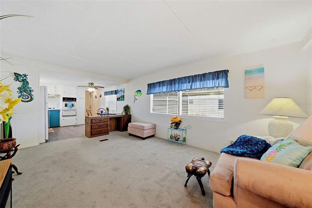 For Sale: $115,000 (2 beds, 2 baths, 672 Square Feet)