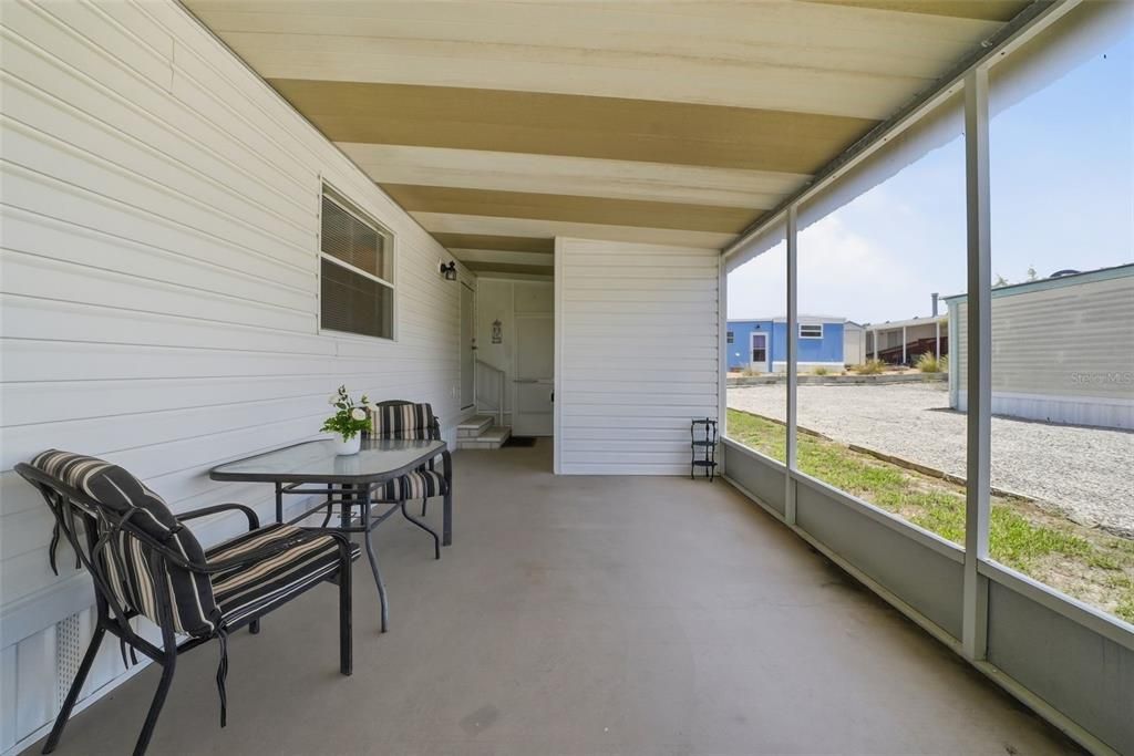 For Sale: $115,000 (2 beds, 2 baths, 672 Square Feet)