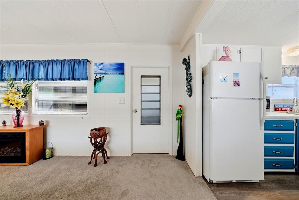 For Sale: $115,000 (2 beds, 2 baths, 672 Square Feet)