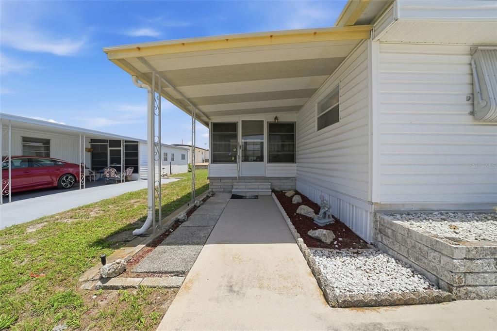 For Sale: $115,000 (2 beds, 2 baths, 672 Square Feet)