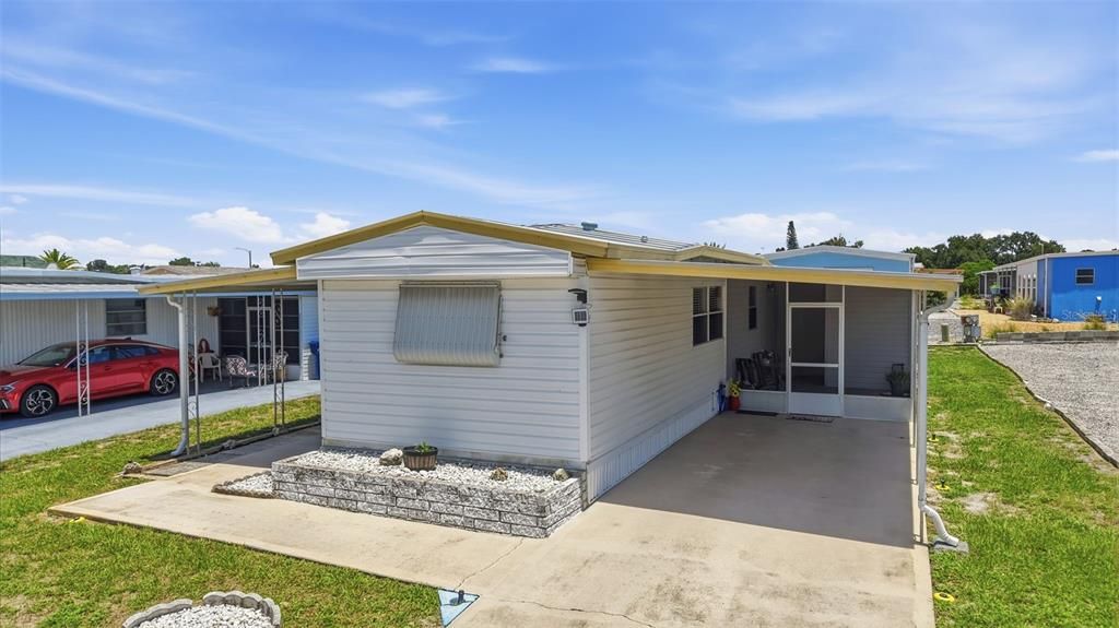 For Sale: $115,000 (2 beds, 2 baths, 672 Square Feet)