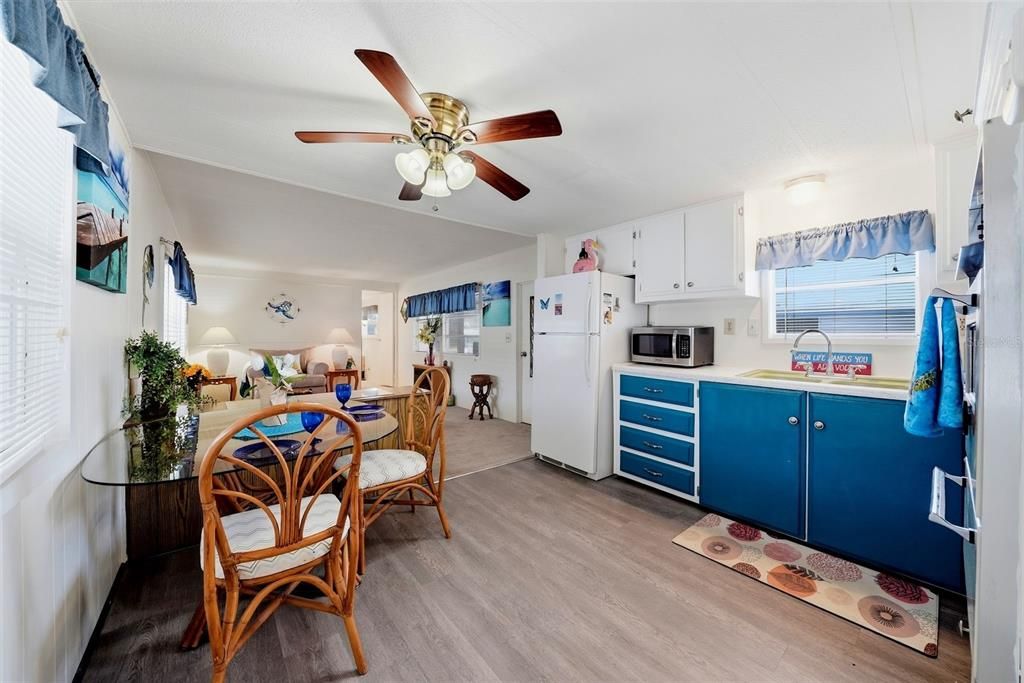 For Sale: $115,000 (2 beds, 2 baths, 672 Square Feet)