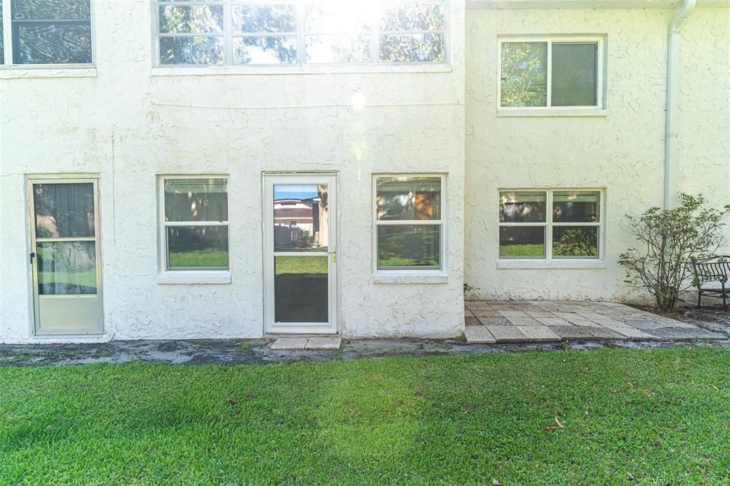 На продажу: $129,500 (2 спален, 1 ванн, 826 Квадратных фут)