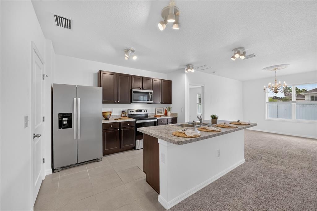 For Sale: $247,000 (3 beds, 2 baths, 1670 Square Feet)