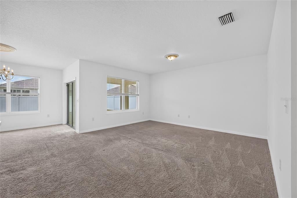 For Sale: $247,000 (3 beds, 2 baths, 1670 Square Feet)
