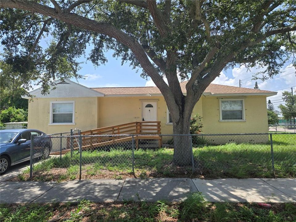 En Venta: $320,000 (4 camas, 2 baños, 1500 Pies cuadrados)