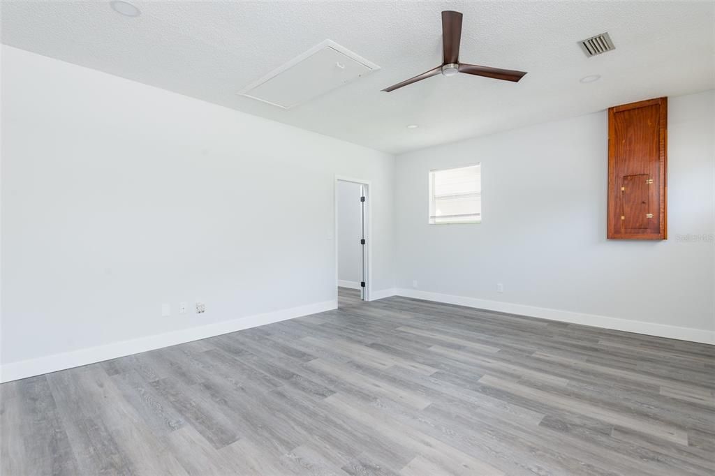En Venta: $350,000 (4 camas, 2 baños, 1758 Pies cuadrados)