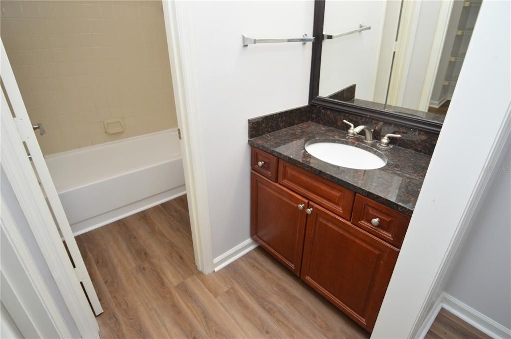 For Rent: $1,400 (1 beds, 1 baths, 665 Square Feet)