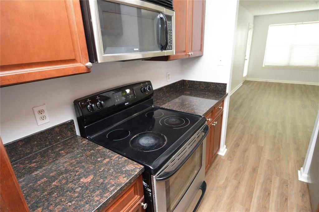 For Rent: $1,400 (1 beds, 1 baths, 665 Square Feet)