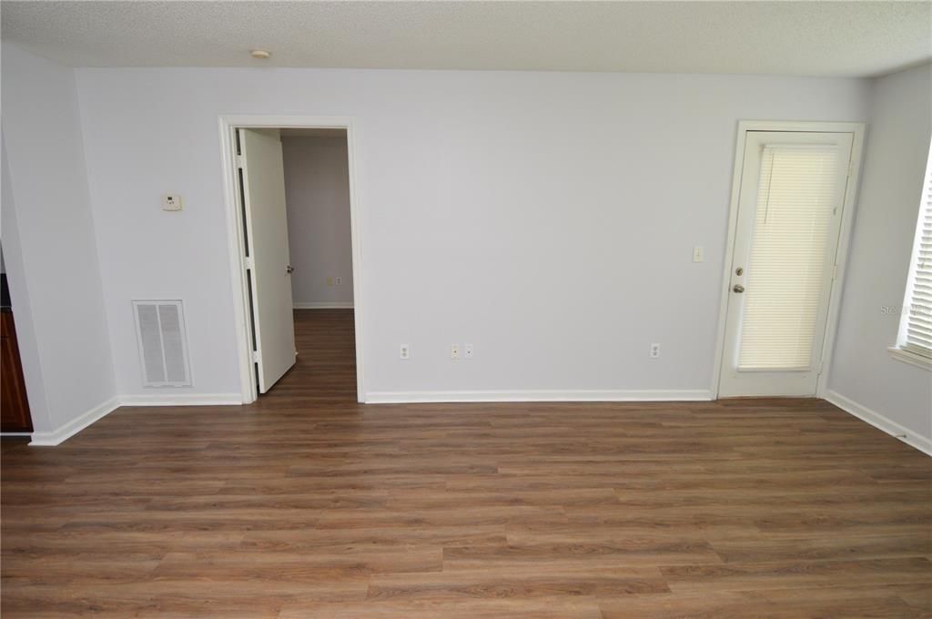 For Rent: $1,400 (1 beds, 1 baths, 665 Square Feet)