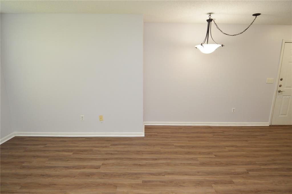 For Rent: $1,400 (1 beds, 1 baths, 665 Square Feet)