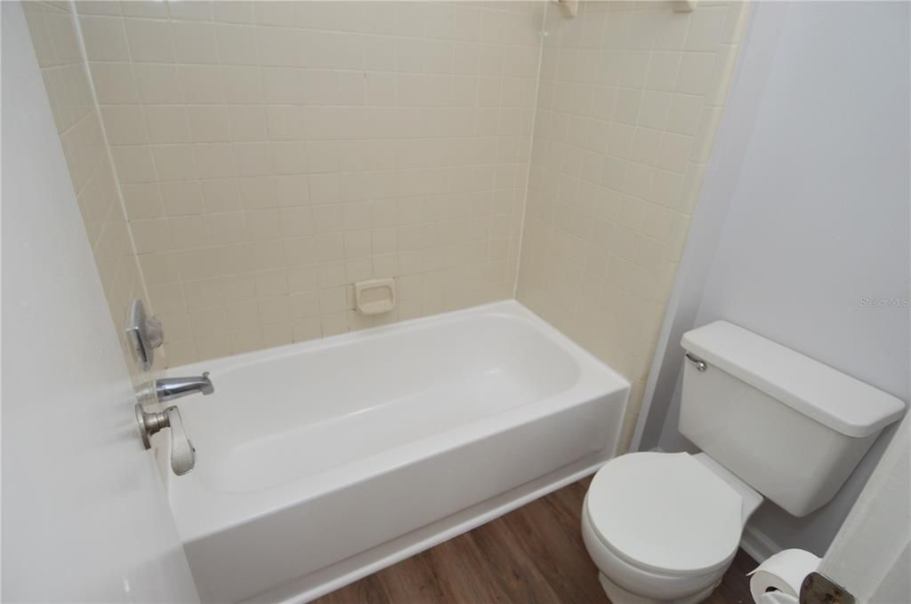 For Rent: $1,400 (1 beds, 1 baths, 665 Square Feet)