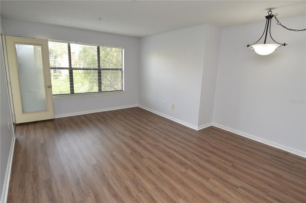 For Rent: $1,400 (1 beds, 1 baths, 665 Square Feet)