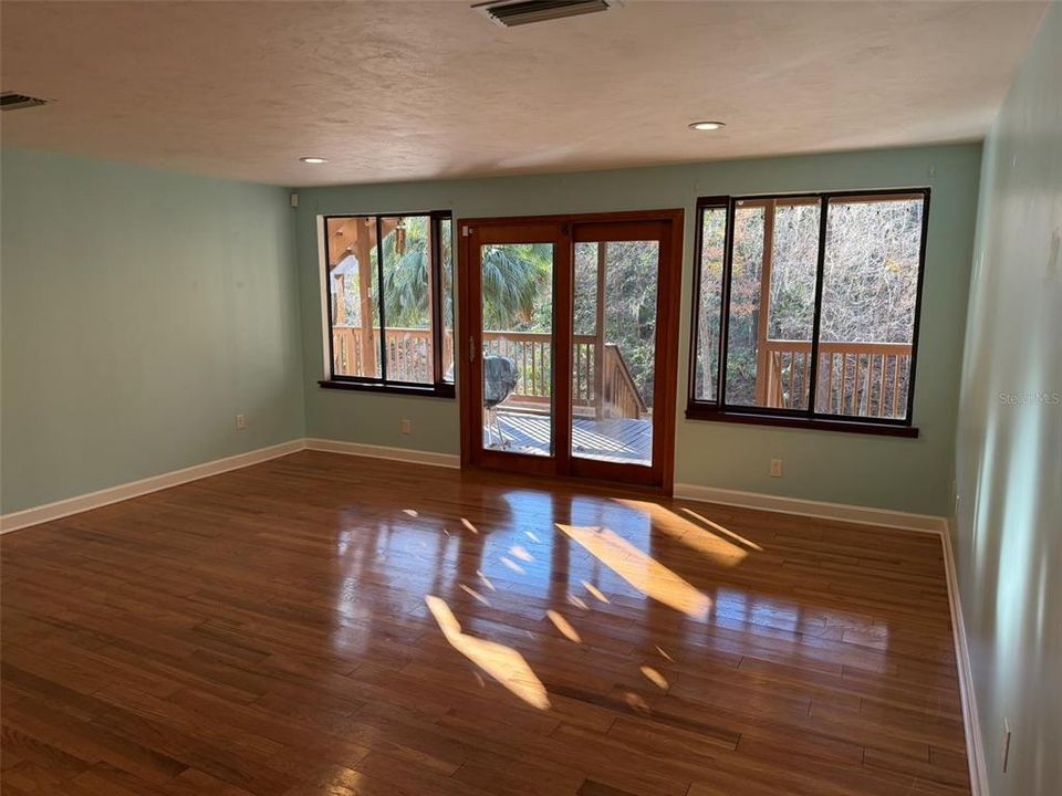 For Rent: $2,995 (3 beds, 3 baths, 2448 Square Feet)