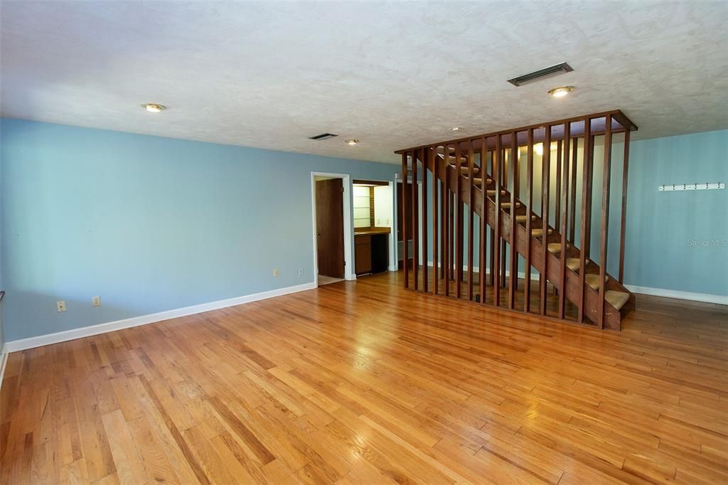 For Rent: $2,995 (3 beds, 3 baths, 2448 Square Feet)
