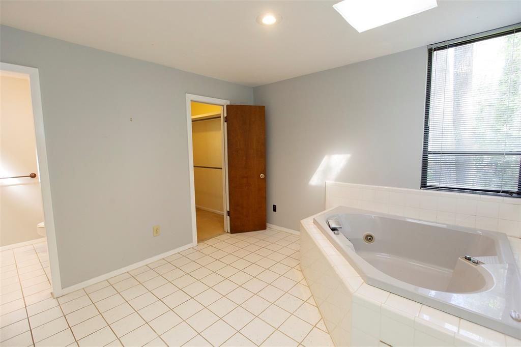 For Rent: $2,995 (3 beds, 3 baths, 2448 Square Feet)