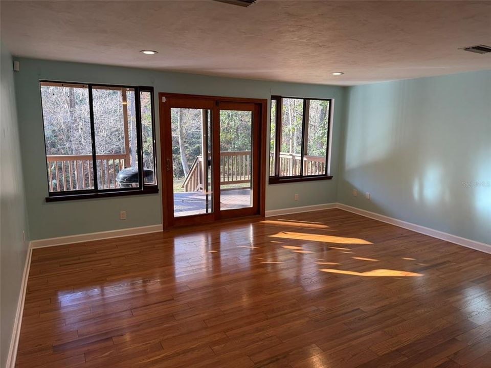 For Rent: $2,995 (3 beds, 3 baths, 2448 Square Feet)