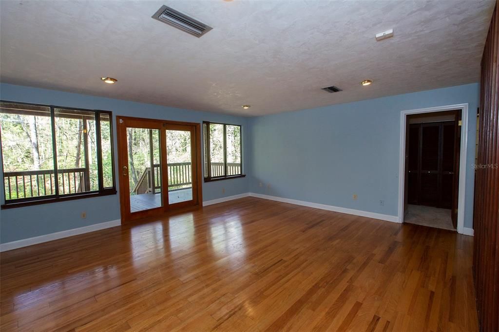 For Rent: $2,995 (3 beds, 3 baths, 2448 Square Feet)