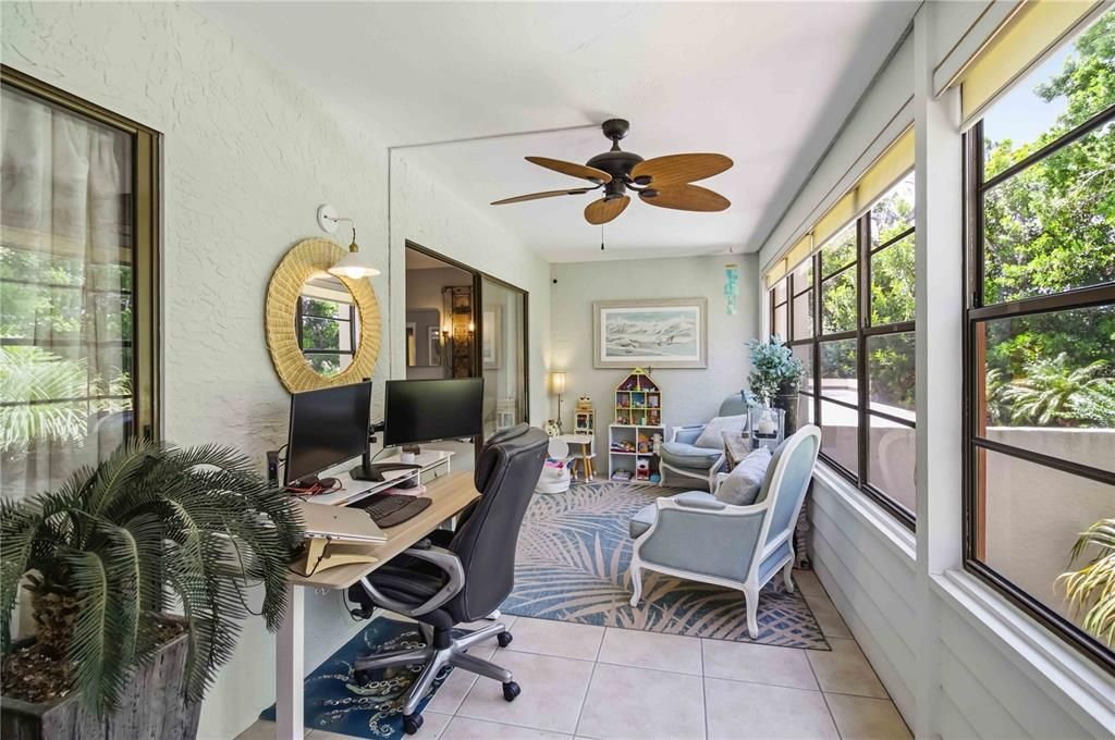 For Sale: $223,000 (2 beds, 2 baths, 940 Square Feet)
