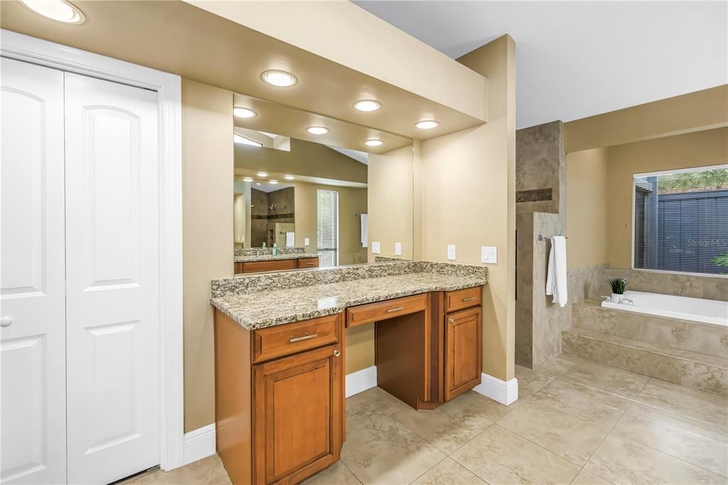 На продажу: $1,499,999 (5 спален, 3 ванн, 4660 Квадратных фут)