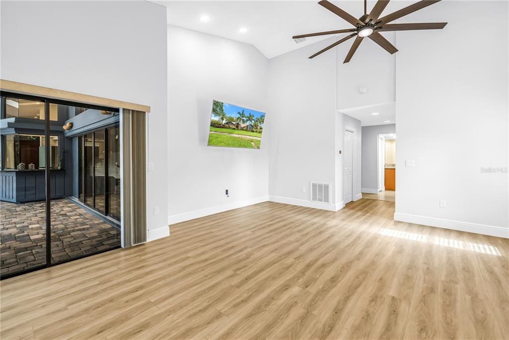 На продажу: $1,499,999 (5 спален, 3 ванн, 4660 Квадратных фут)
