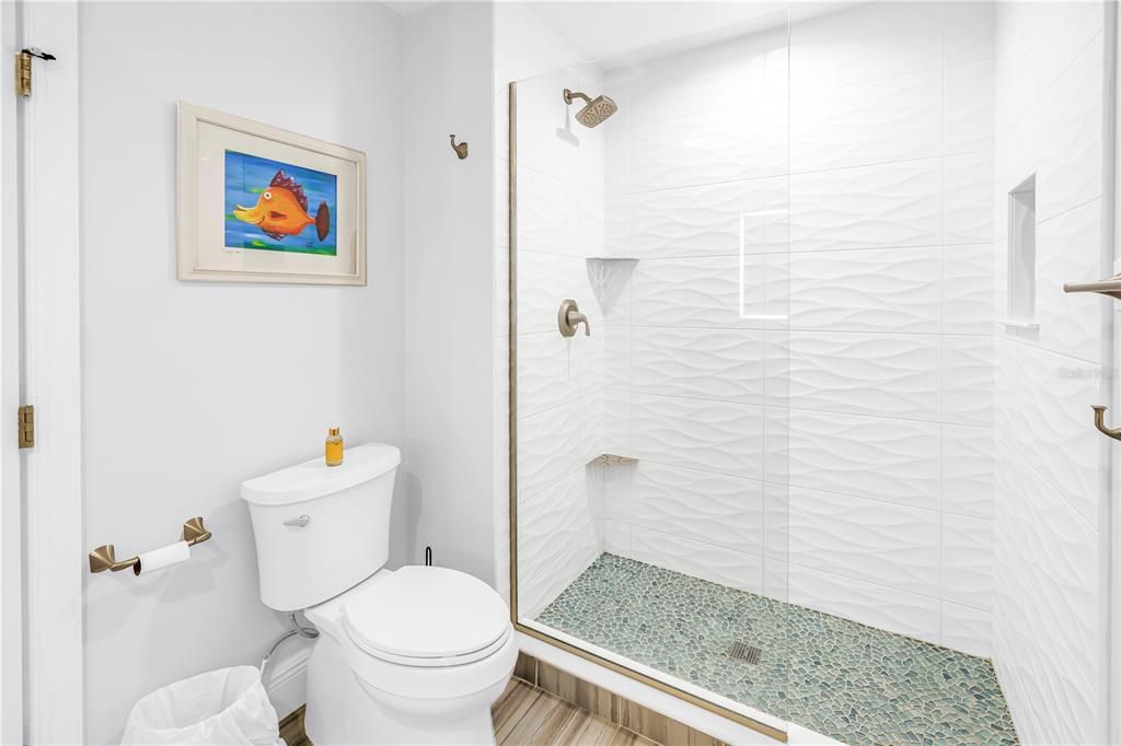 На продажу: $1,499,999 (5 спален, 3 ванн, 4660 Квадратных фут)