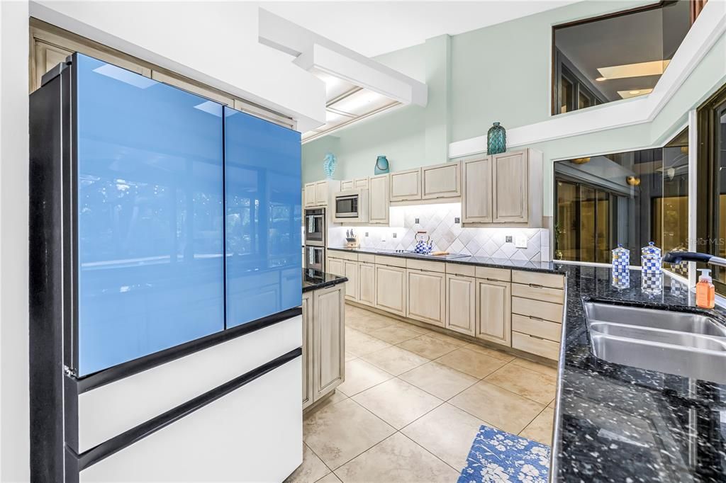 На продажу: $1,499,999 (5 спален, 3 ванн, 4660 Квадратных фут)