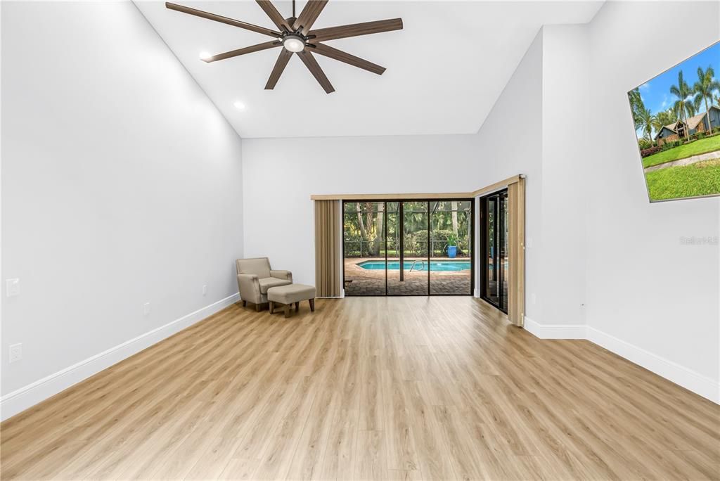 На продажу: $1,499,999 (5 спален, 3 ванн, 4660 Квадратных фут)