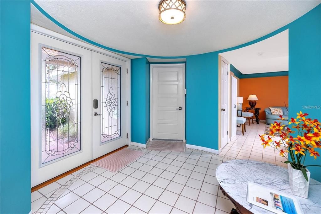 На продажу: $1,175,000 (0.21 acres)