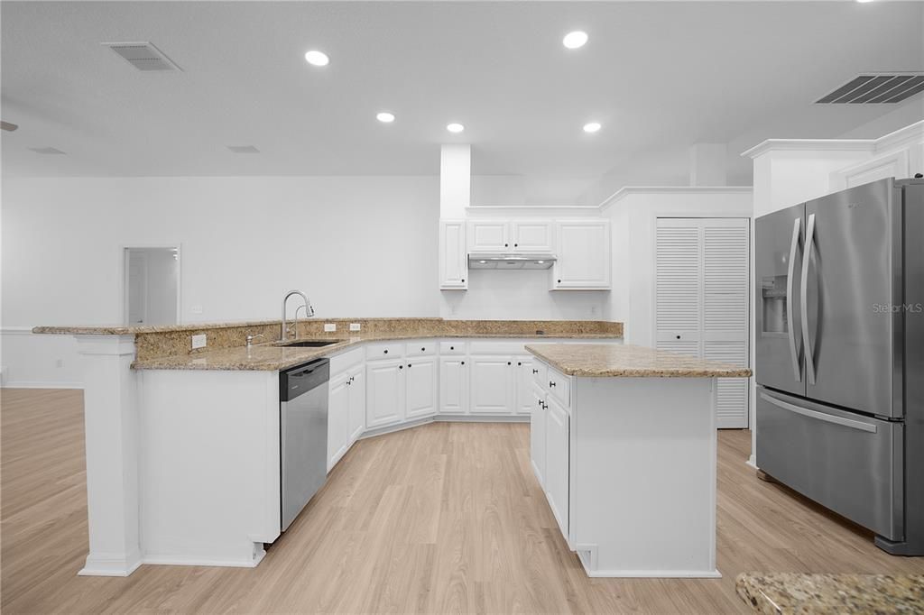 На продажу: $714,997 (4 спален, 3 ванн, 3133 Квадратных фут)