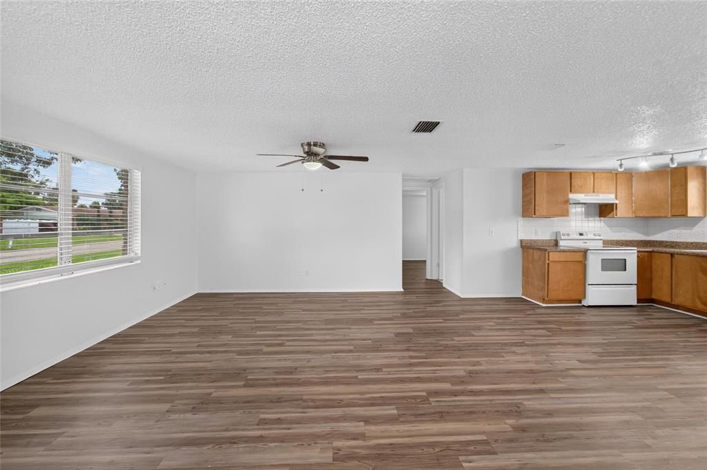 Activo con contrato: $264,900 (2 camas, 1 baños, 1022 Pies cuadrados)