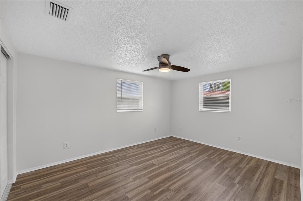 Activo con contrato: $264,900 (2 camas, 1 baños, 1022 Pies cuadrados)