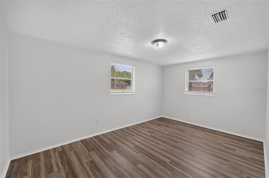 Activo con contrato: $264,900 (2 camas, 1 baños, 1022 Pies cuadrados)