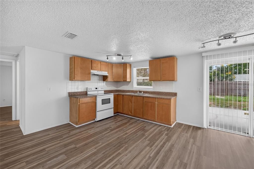 Activo con contrato: $264,900 (2 camas, 1 baños, 1022 Pies cuadrados)
