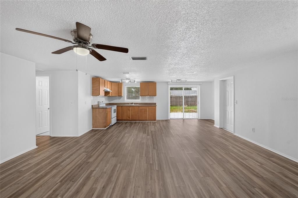 Activo con contrato: $264,900 (2 camas, 1 baños, 1022 Pies cuadrados)