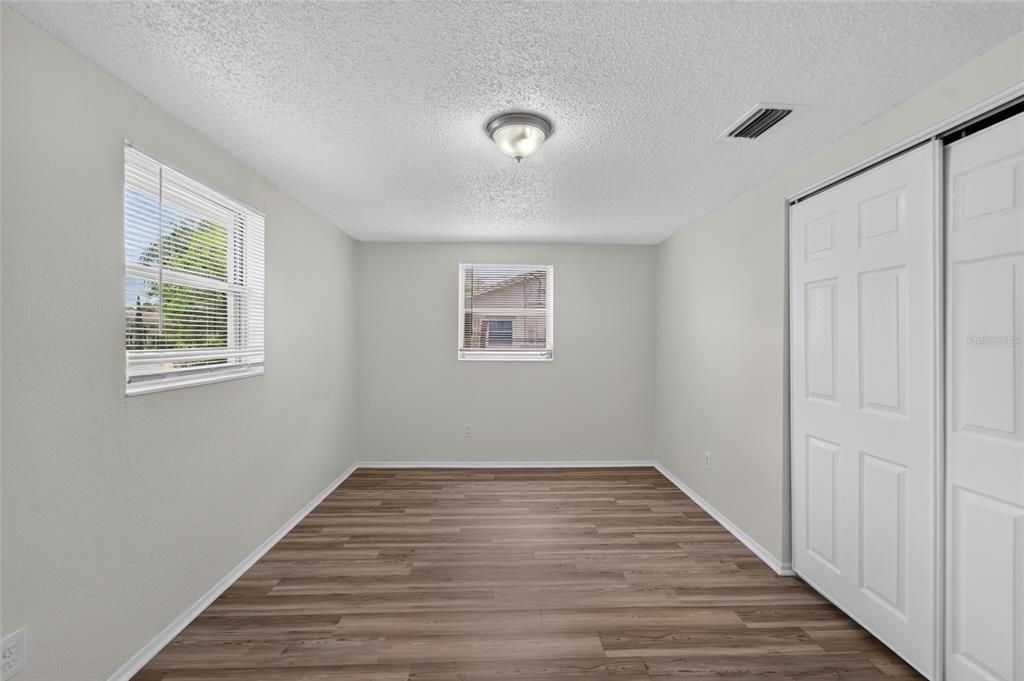 Activo con contrato: $264,900 (2 camas, 1 baños, 1022 Pies cuadrados)