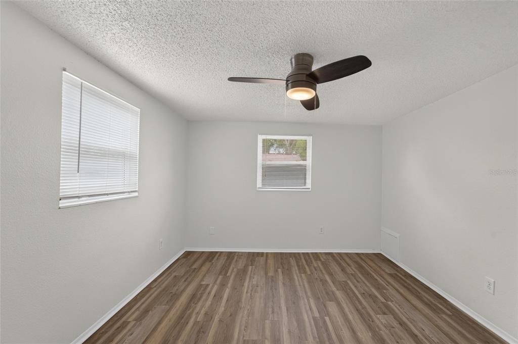 Activo con contrato: $264,900 (2 camas, 1 baños, 1022 Pies cuadrados)