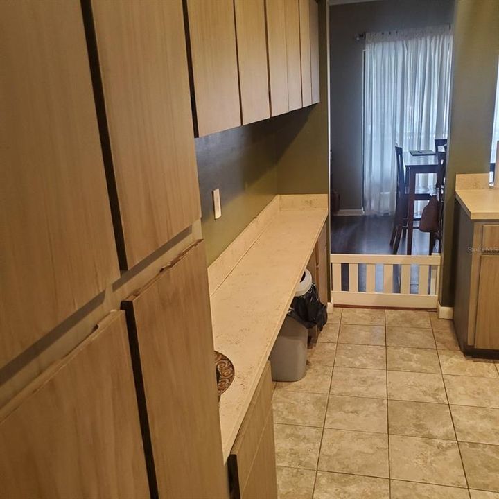 На продажу: $140,000 (2 спален, 1 ванн, 1456 Квадратных фут)