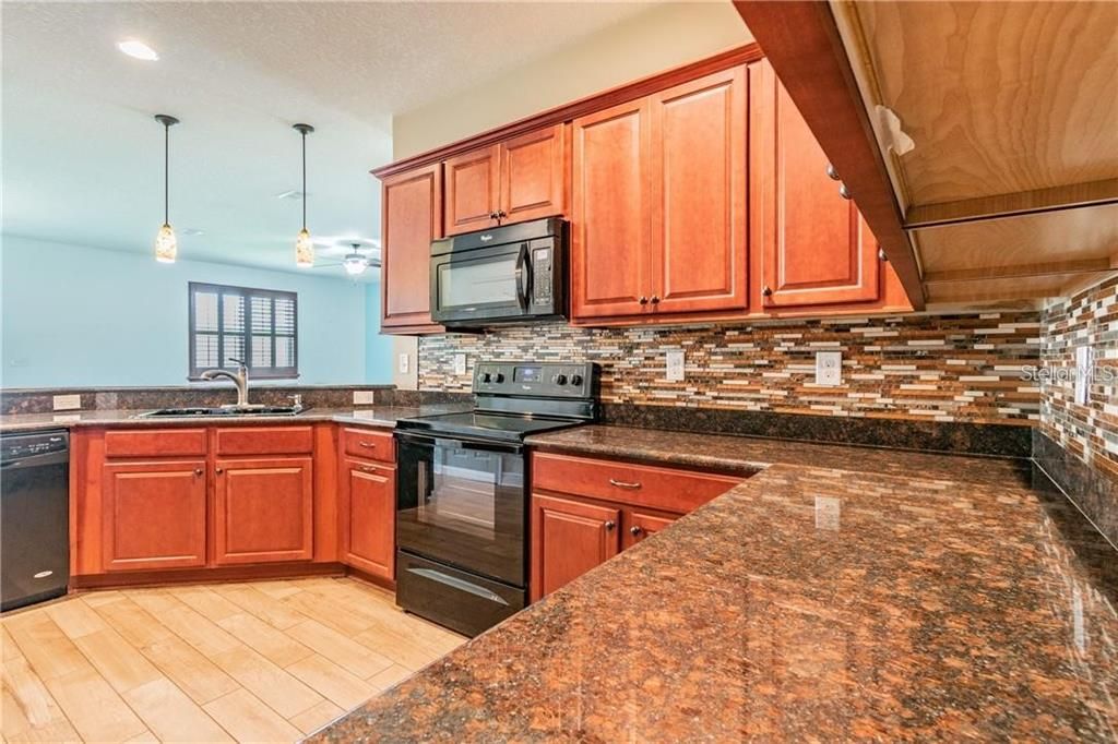 На продажу: $419,000 (3 спален, 2 ванн, 2670 Квадратных фут)