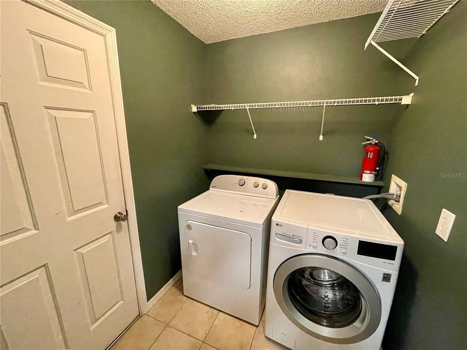 В аренду: $2,300 (4 спален, 2 ванн, 1792 Квадратных фут)