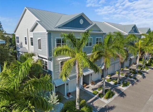 Recently Sold: $1,235,000 (3 beds, 3 baths, 1985 Square Feet)