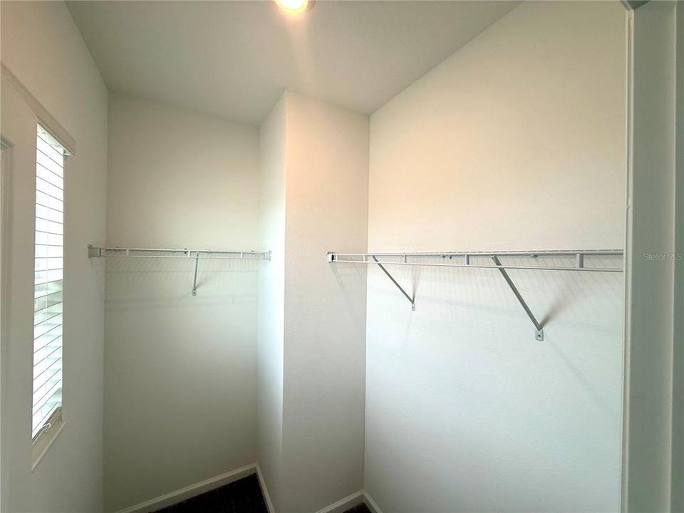 В аренду: $3,800 (5 спален, 3 ванн, 3364 Квадратных фут)