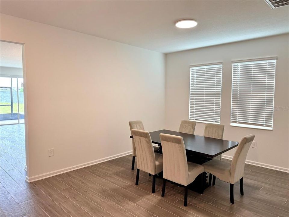 В аренду: $3,800 (5 спален, 3 ванн, 3364 Квадратных фут)