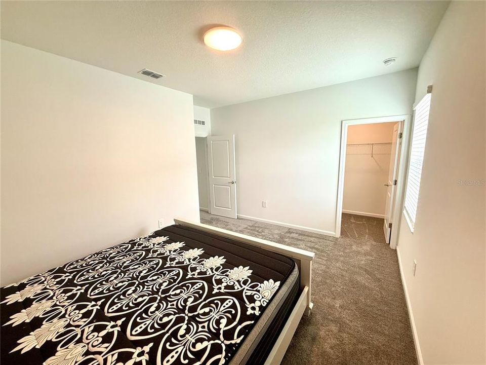 В аренду: $3,800 (5 спален, 3 ванн, 3364 Квадратных фут)