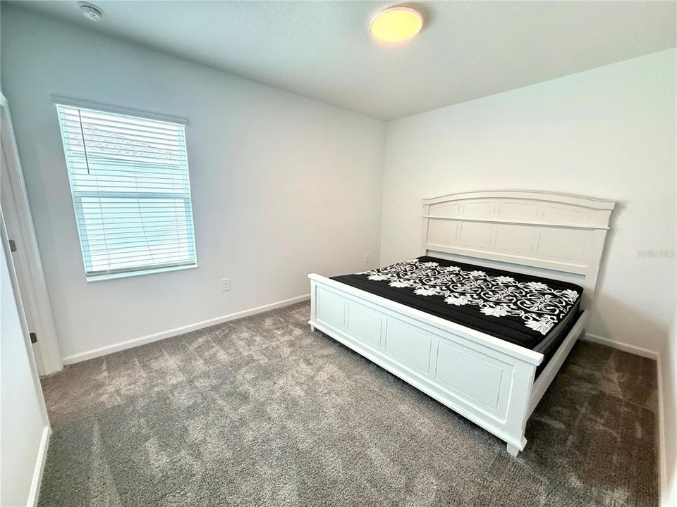 В аренду: $3,800 (5 спален, 3 ванн, 3364 Квадратных фут)