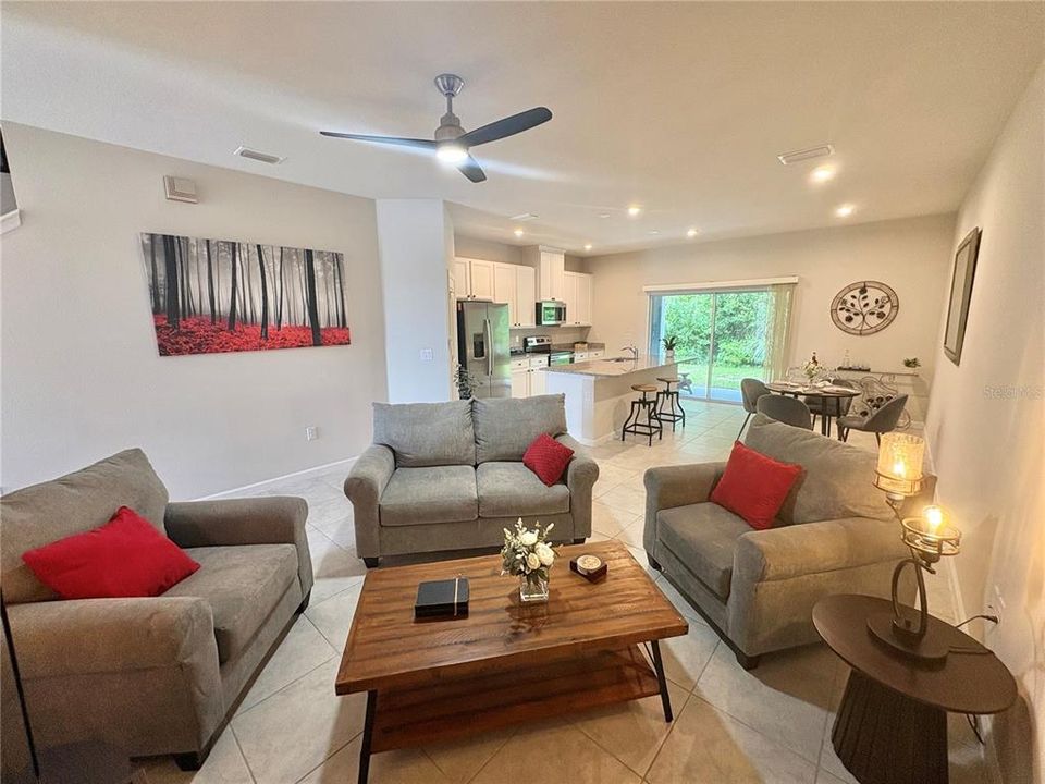 For Sale: $319,000 (3 beds, 2 baths, 1674 Square Feet)