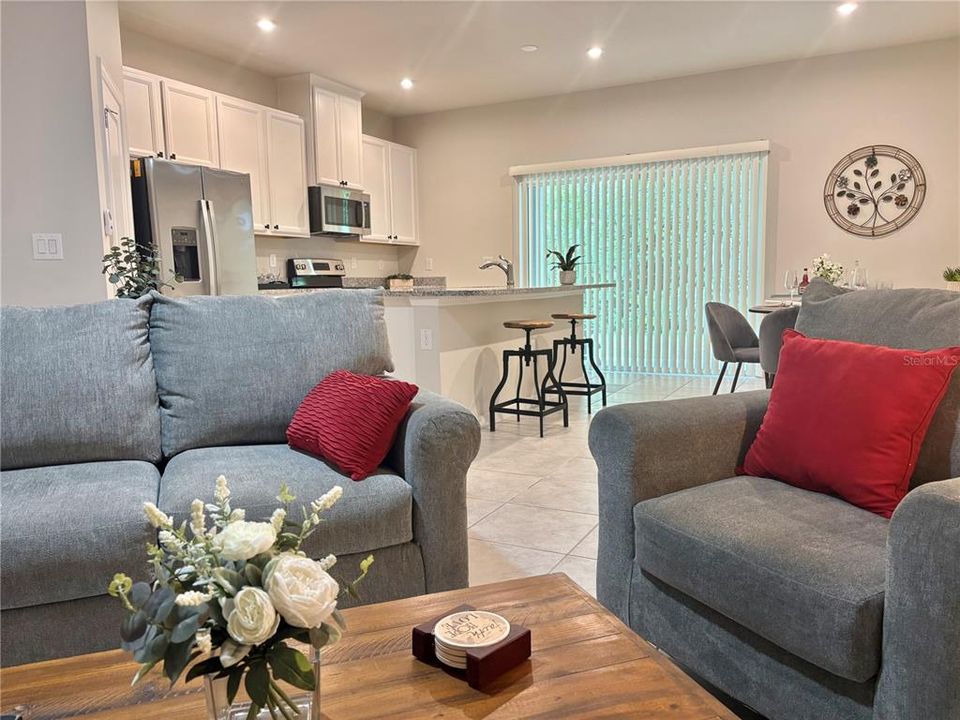For Sale: $319,000 (3 beds, 2 baths, 1674 Square Feet)