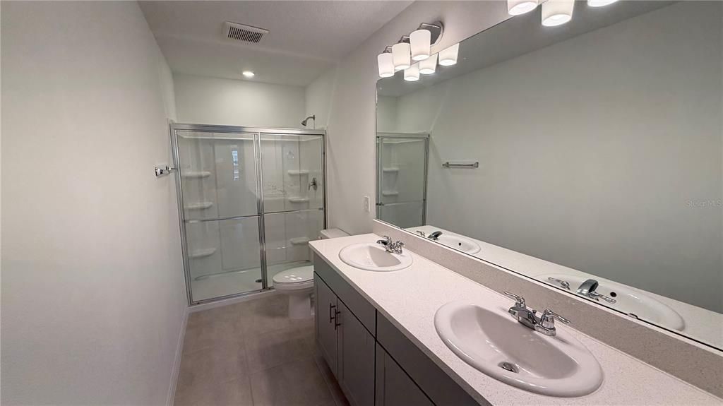 В аренду: $1,750 (2 спален, 2 ванн, 1275 Квадратных фут)