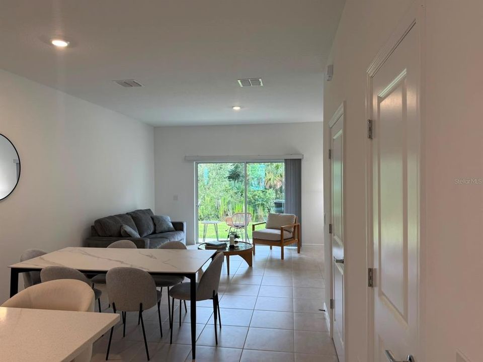 В аренду: $1,750 (2 спален, 2 ванн, 1275 Квадратных фут)